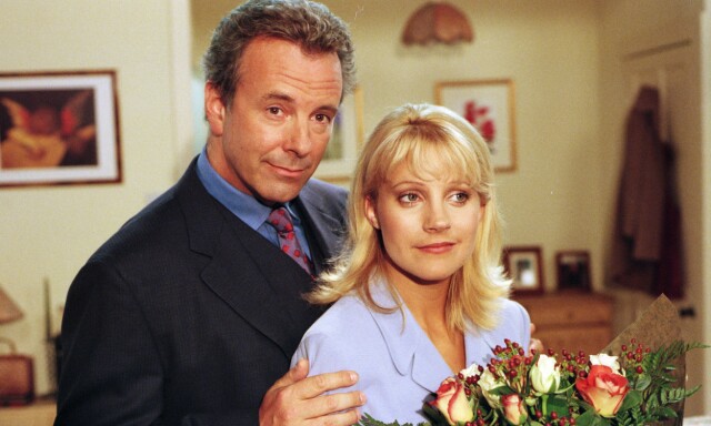 SUKSESS: Jay Benedict og Kathy Glover i den britiske såpeoperaen «Emmerdale» fra Foto: NTB Scanpix SUKSESS: Jay Benedict og Kathy Glover i den britiske såpeoperaen «Emmerdale» fra Foto: NTB Scanpix